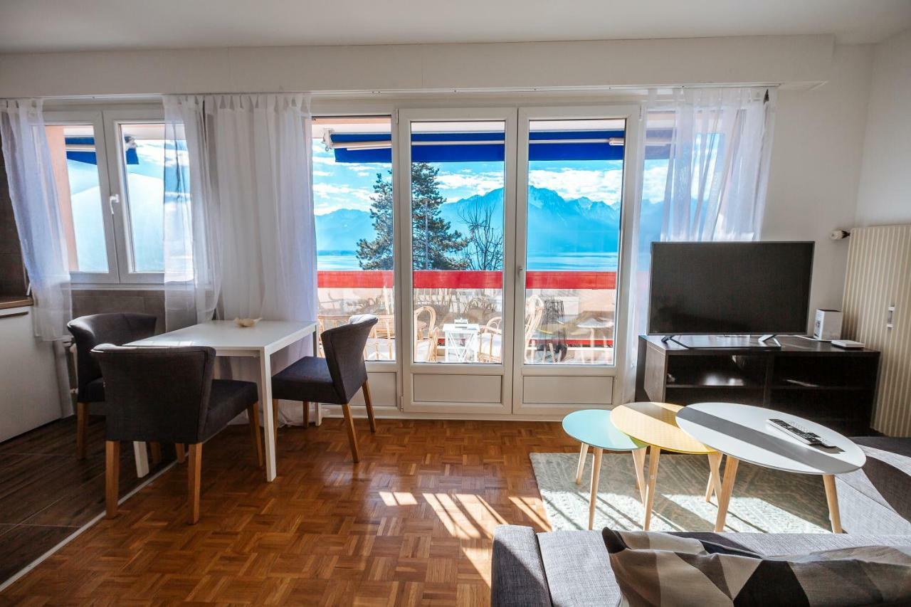 Terrace With Lake & Mountain View Montreux Bagian luar foto